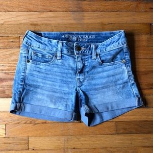 American Eagle super stretch midi light wash denim shorts